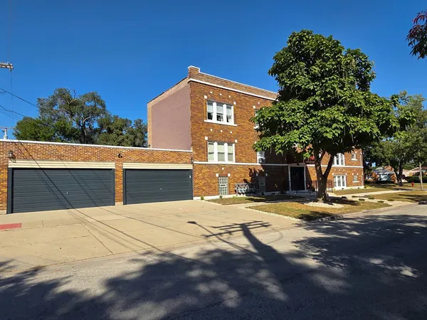 $700,000 | 4252 Prescott Avenue, Lyons, IL 60534