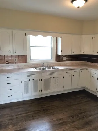$700,000 | 4252 Prescott Avenue, Lyons, IL 60534