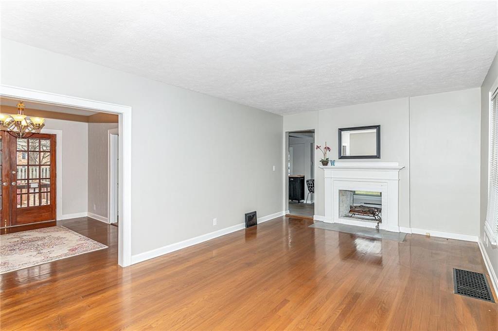 7581 Ditch Road Indianapolis, IN 46260 - Photo 2 of 31 Gallery Image 2