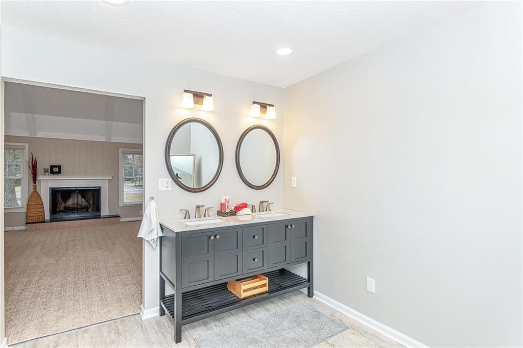 7581 Ditch Road Indianapolis, IN 46260 - Photo 20 of 31 Gallery Image 20