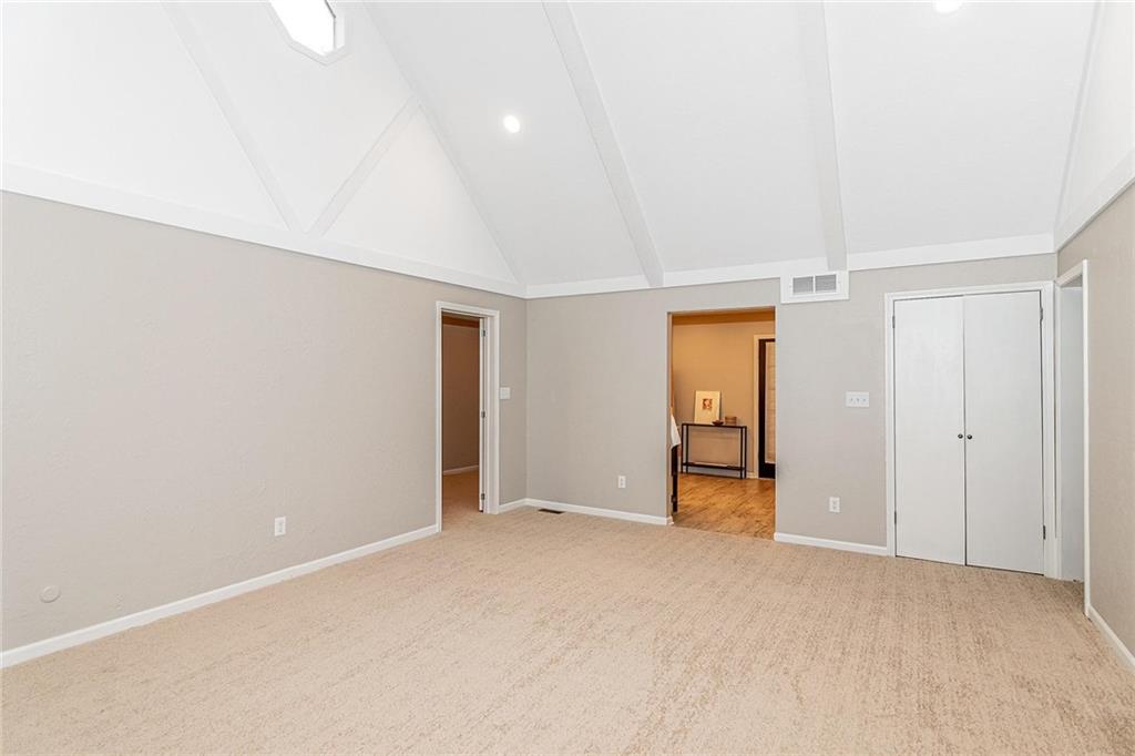 7581 Ditch Road Indianapolis, IN 46260 - Photo 23 of 31 Gallery Image 23