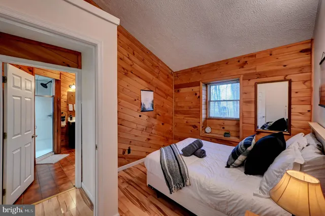 $749,900 | 28 Skye Drive, Lake Harmony, PA 18624