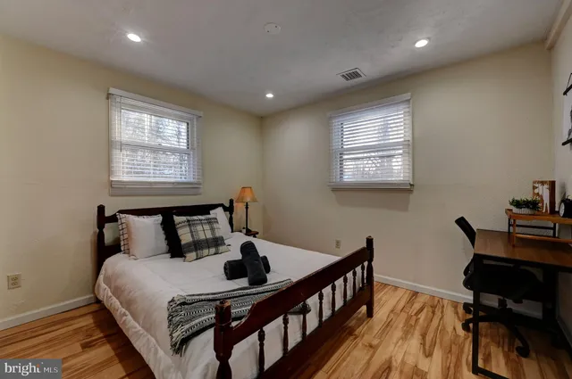 $749,900 | 28 Skye Drive, Lake Harmony, PA 18624