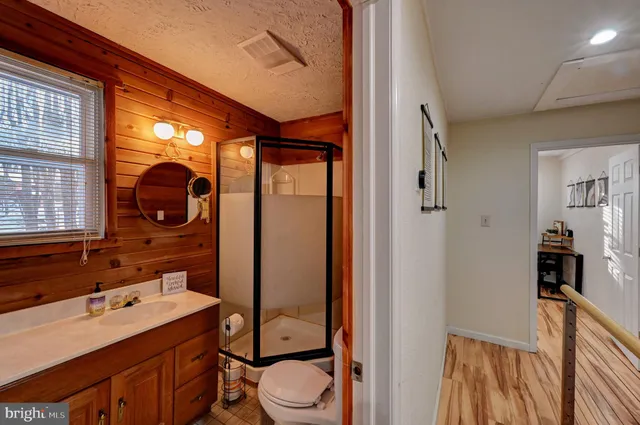 $749,900 | 28 Skye Drive, Lake Harmony, PA 18624