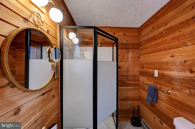 $749,900 | 28 Skye Drive, Lake Harmony, PA 18624