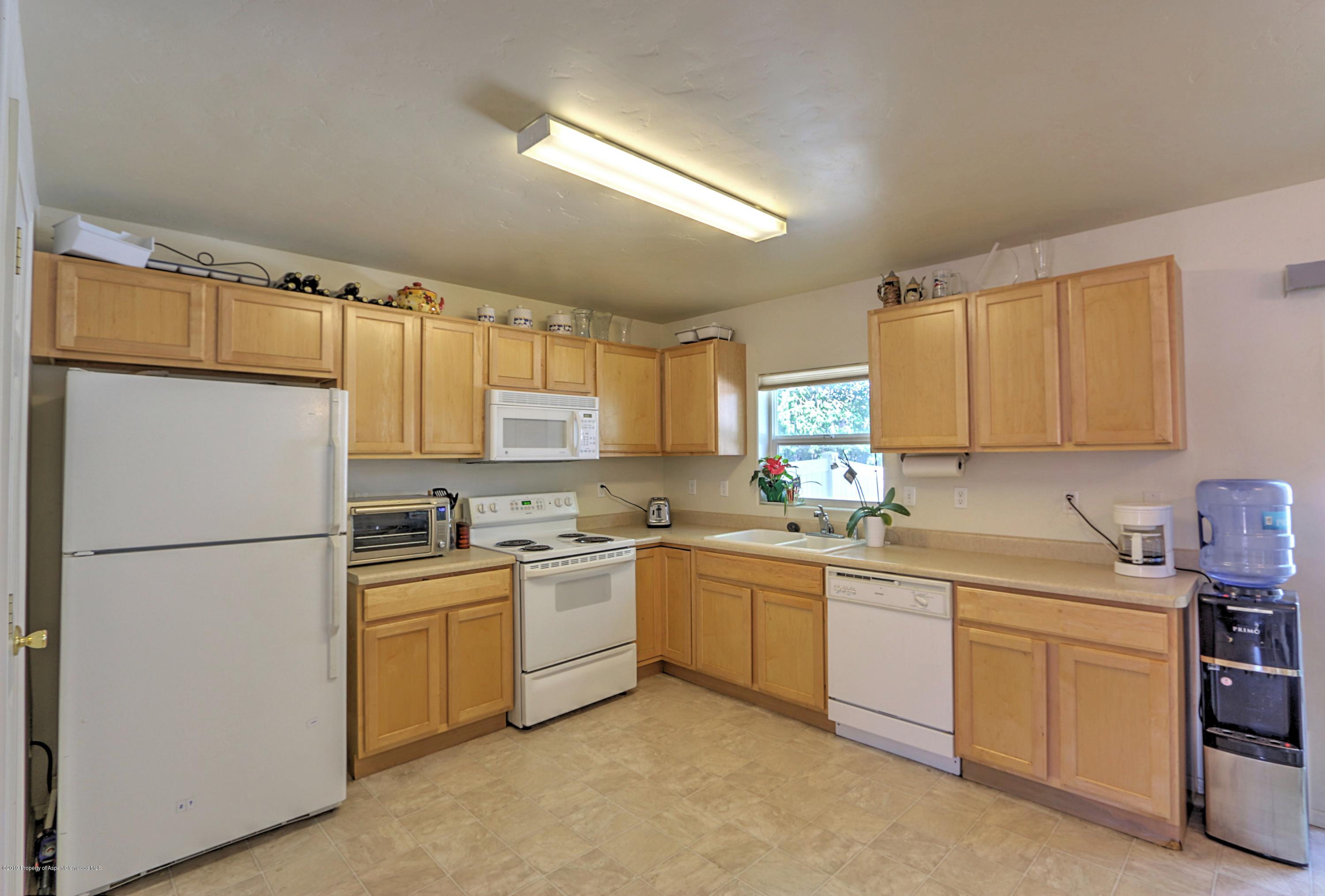 2511 Meadow Circle Rifle, CO 81650 - Photo 4 of 13 IMG_7040_1_2_3_4_5_6