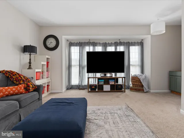 $560,000 | 7002 Manahoac Place, Gainesville, VA 20155