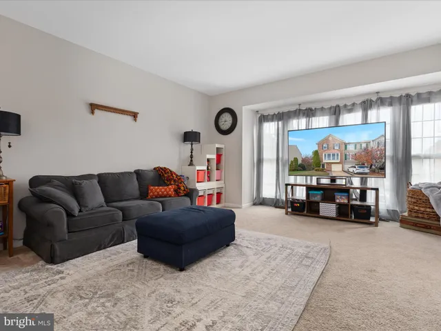 $560,000 | 7002 Manahoac Place, Gainesville, VA 20155