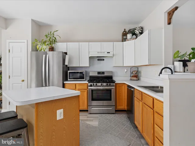 $560,000 | 7002 Manahoac Place, Gainesville, VA 20155