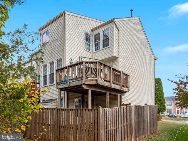 $560,000 | 7002 Manahoac Place, Gainesville, VA 20155