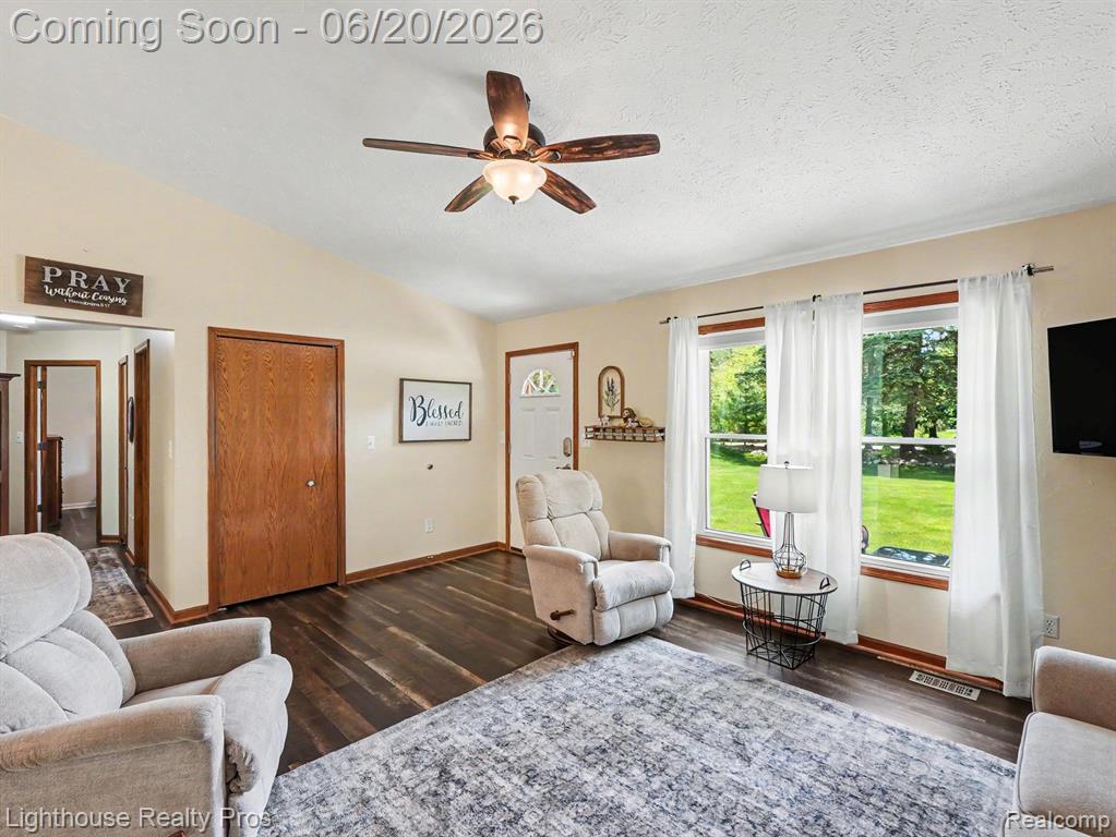 600 Six Mile Road Whitmore Lake, MI 48189 - Photo 8 of 26
