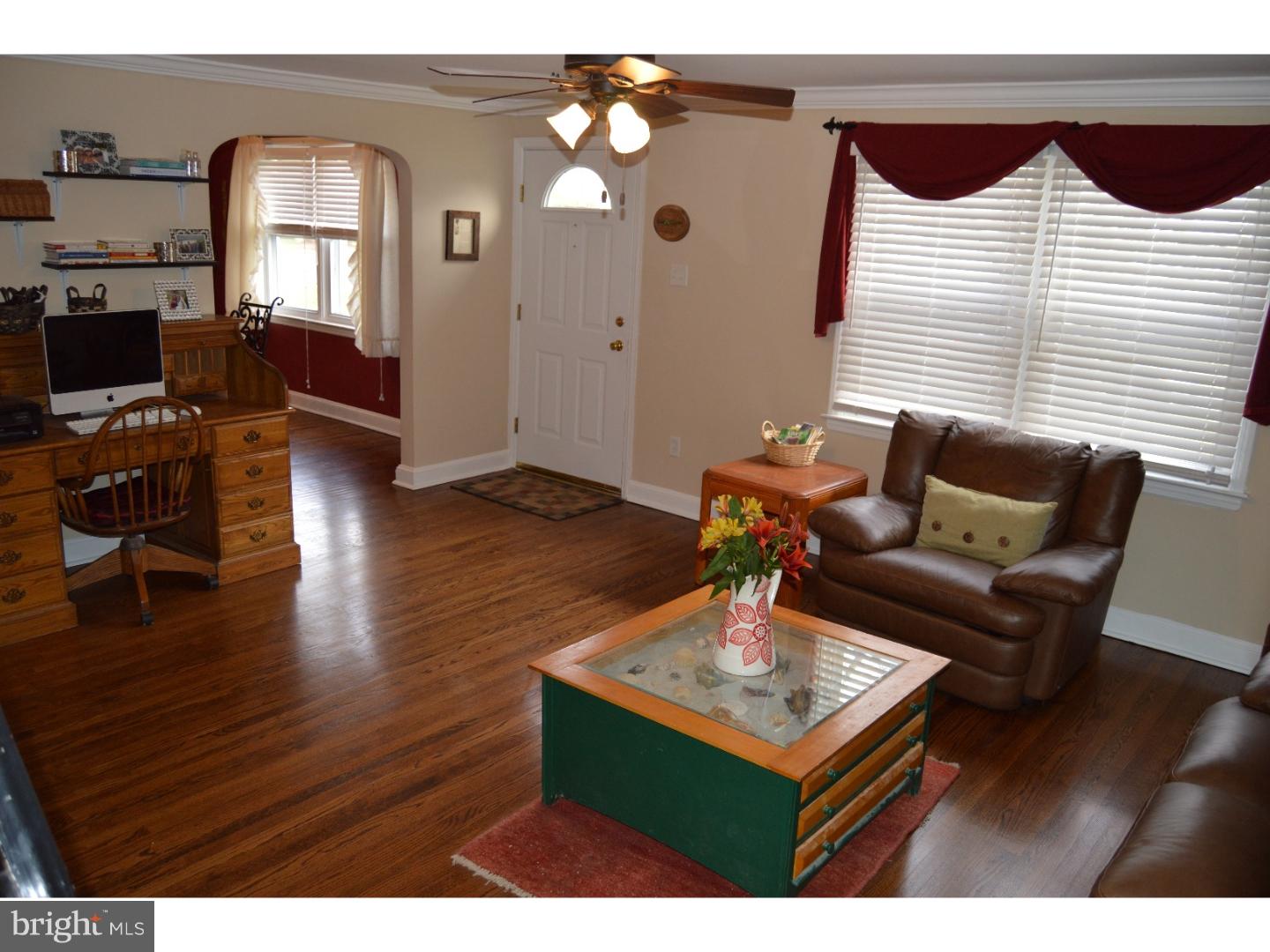 416 Earlington Road Havertown, PA 19083 - Photo 3 of 25 Living Room