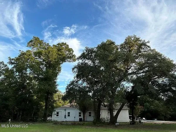 $769,000 | 4187 Saussy Lane, Pass Christian, MS 39571