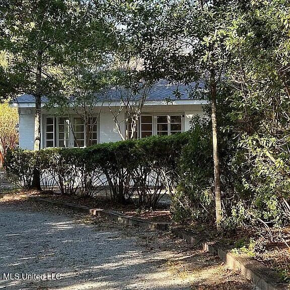 4187 Saussy Lane Pass Christian, MS 39571 - Photo 35 of 39 Hedgeline