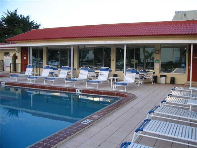 1937 Southwest Palm City Road, Unit 19I Stuart, FL 34994 - Photo 13 of 25 Gallery Image 13