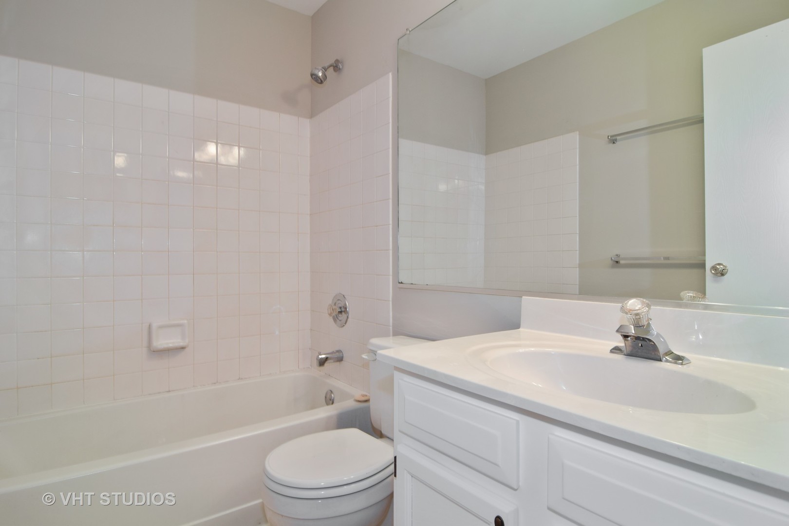171 North Oltendorf Road Streamwood, IL 60107 - Photo 8 of 12 Gallery Image 8