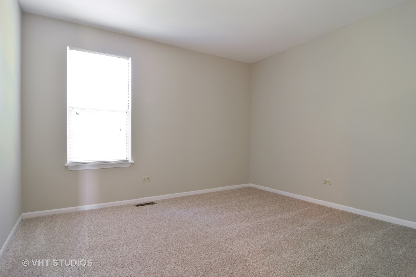 171 North Oltendorf Road Streamwood, IL 60107 - Photo 9 of 12 Gallery Image 9