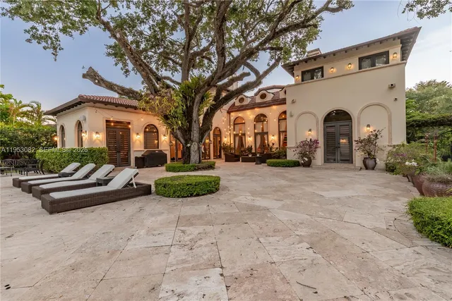$6,950,000 | 9801 Southwest 60th Court, Pinecrest, FL 33156
