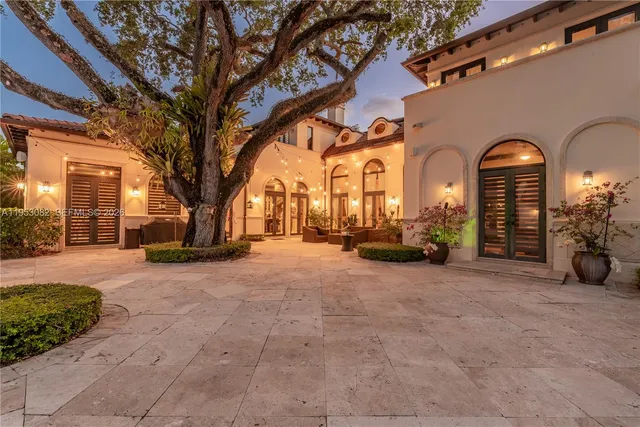 $6,950,000 | 9801 Southwest 60th Court, Pinecrest, FL 33156