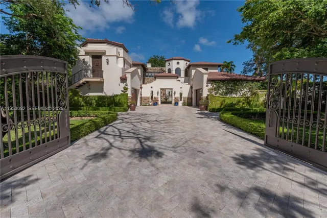 $6,950,000 | 9801 Southwest 60th Court, Pinecrest, FL 33156