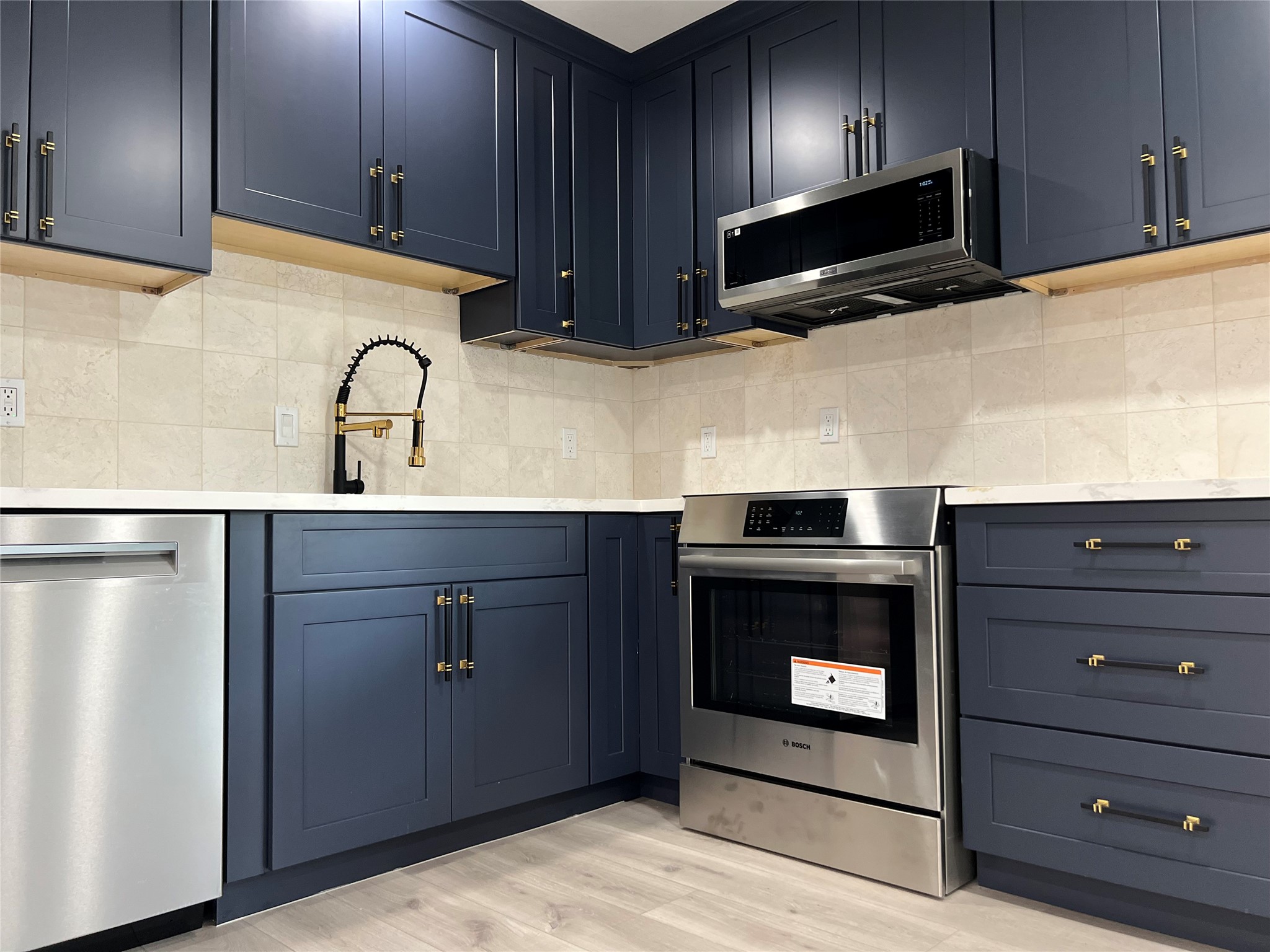 2516 Commonwealth Street, Unit 102 Houston, TX 77006 - Photo 8 of 23