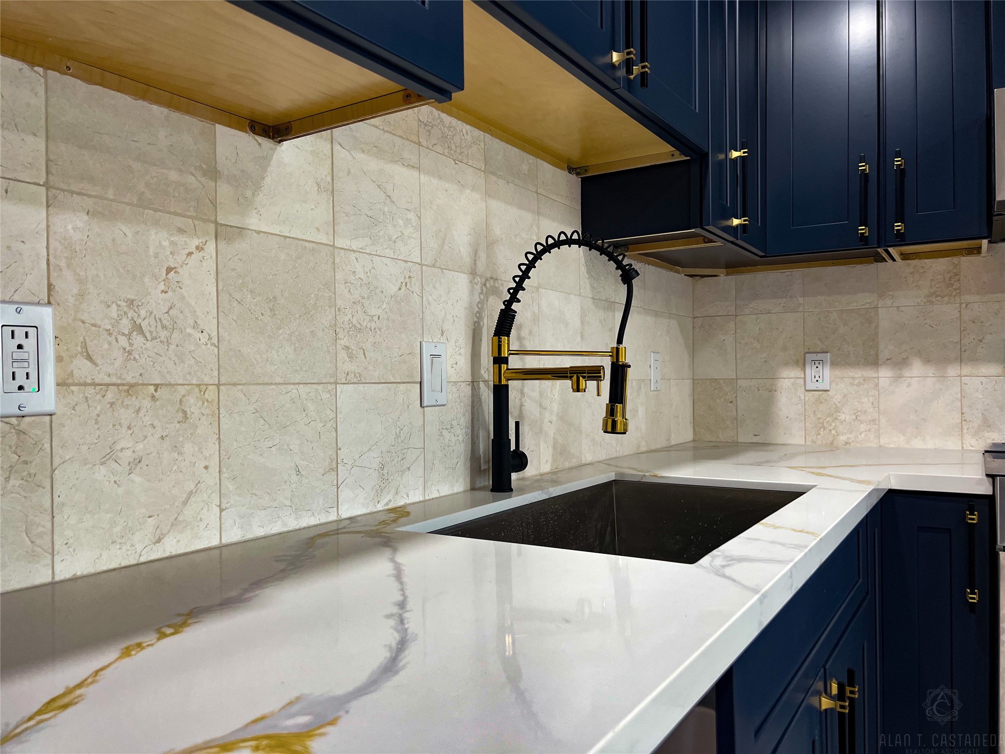 2516 Commonwealth Street, Unit 102 Houston, TX 77006 - Photo 10 of 23