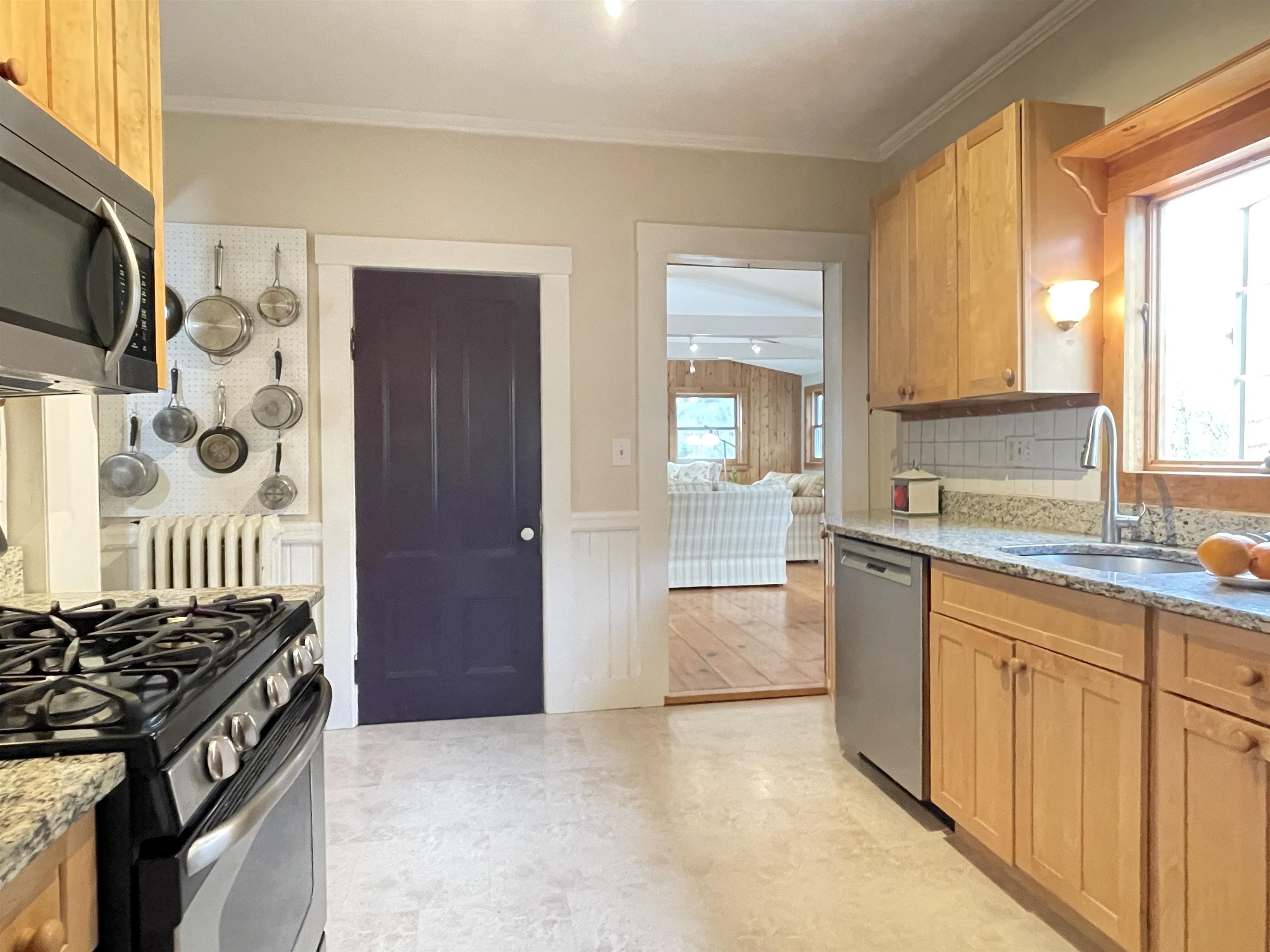 27 Pine Street Peterborough, NH 03458 - Photo 24 of 55