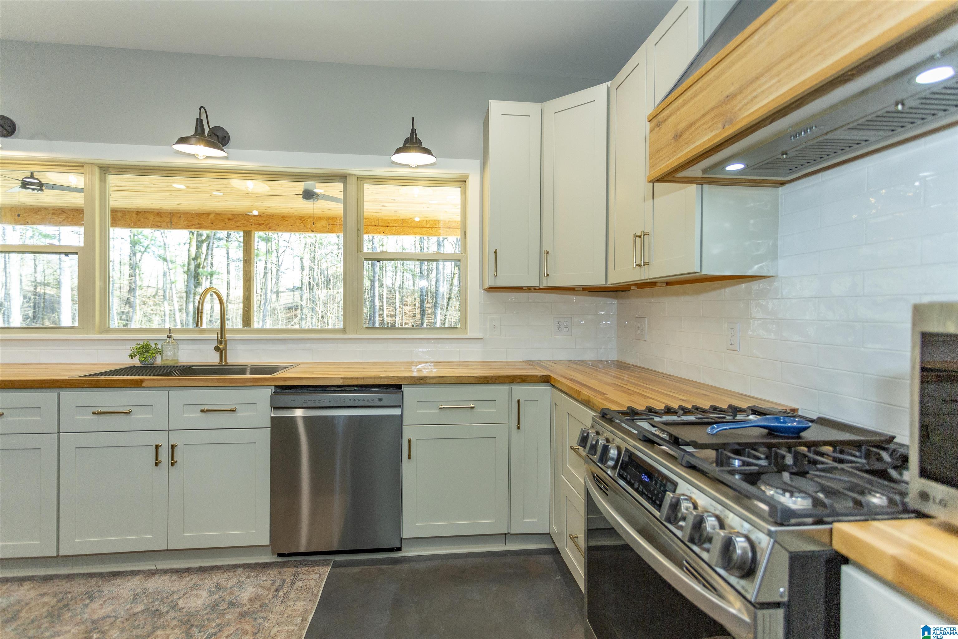 1049 Skyview Trail Trafford, AL 35172 - Photo 12 of 65