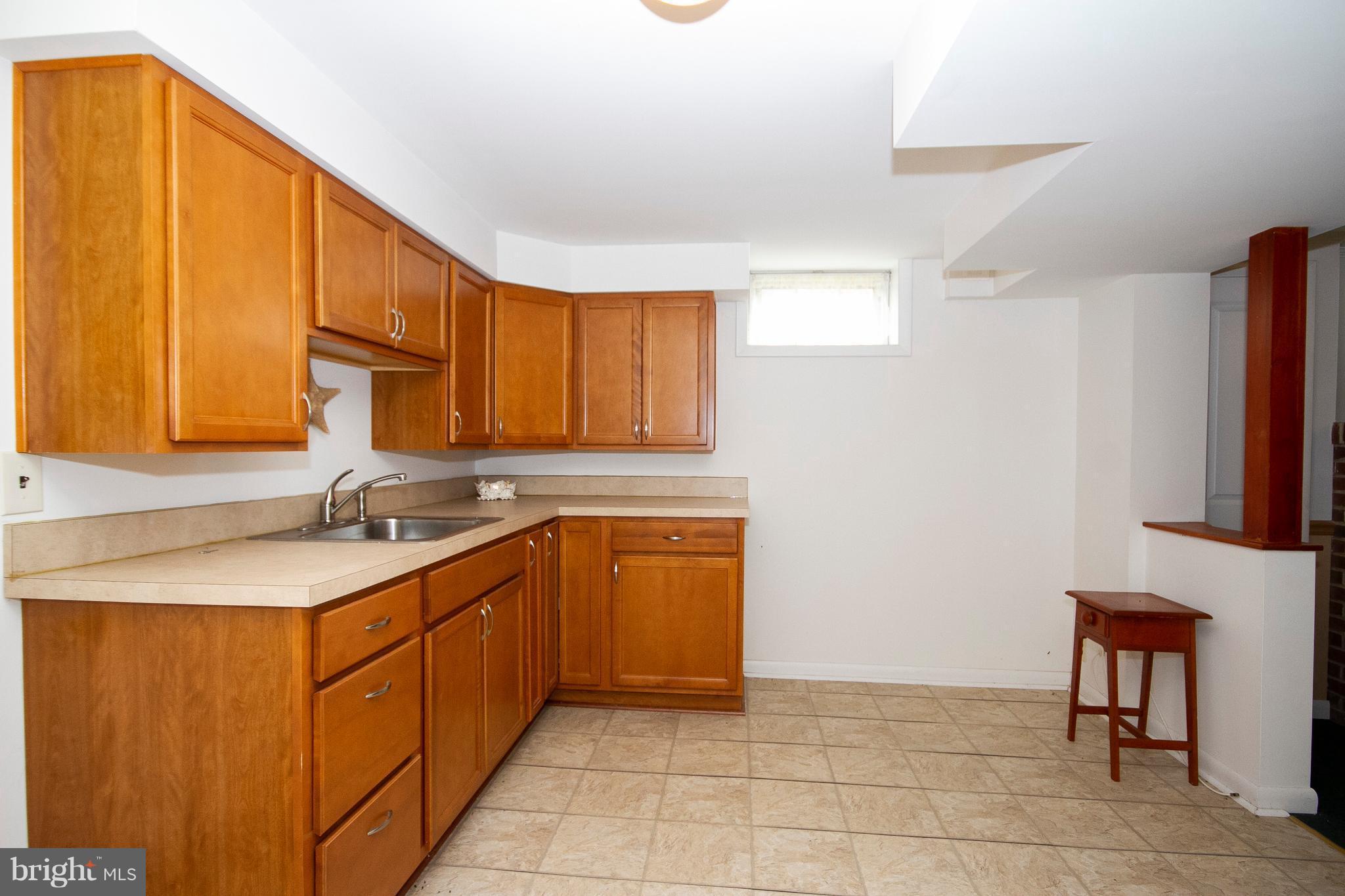4203 Darleigh Road Baltimore, MD 21236 - Photo 21 of 30 ATTRACTIVE OAK CABINETRY!