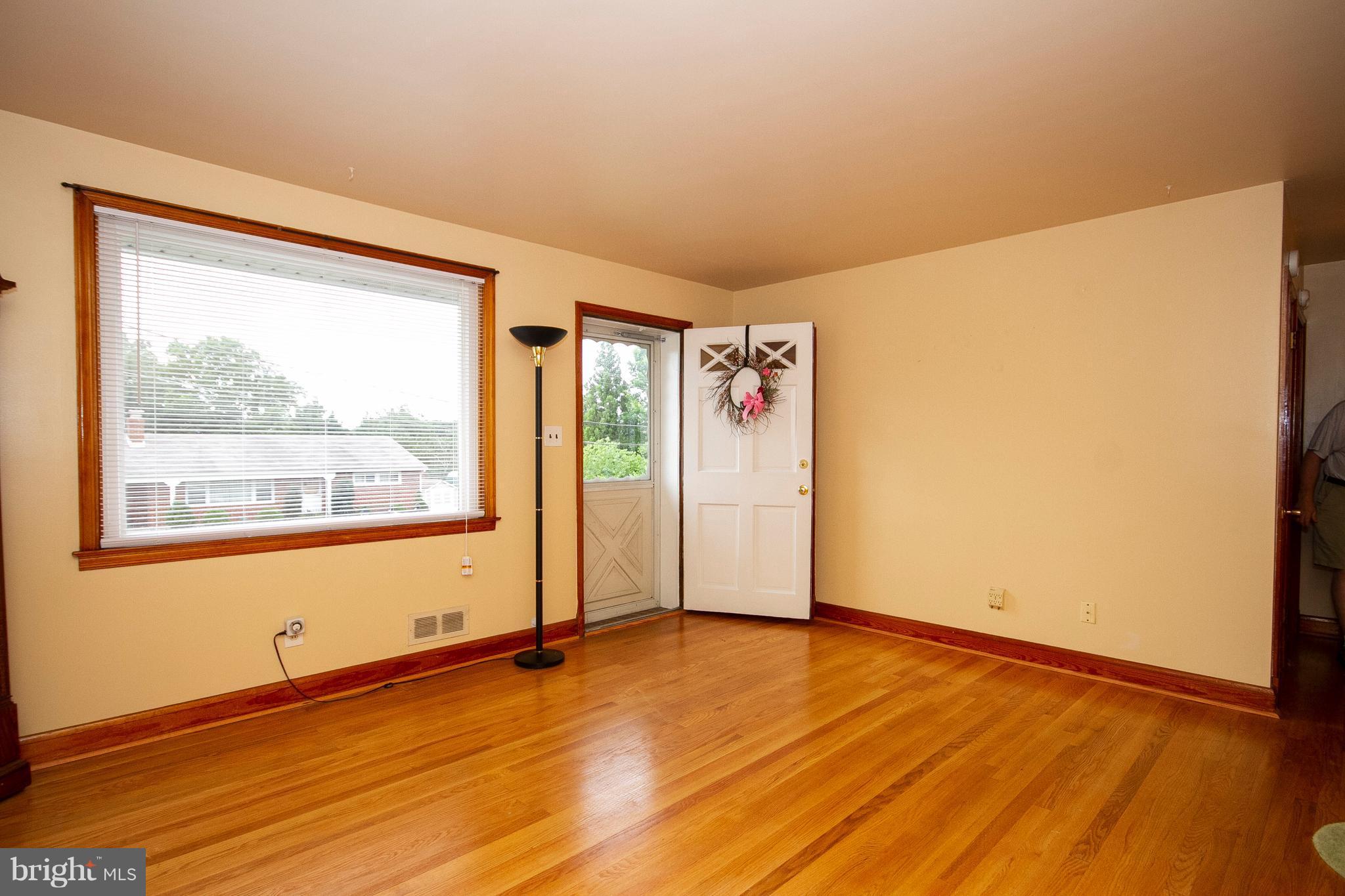 4203 Darleigh Road Baltimore, MD 21236 - Photo 4 of 30 LIVING ROOM FEATURES A LARGE BAY WINDOW!