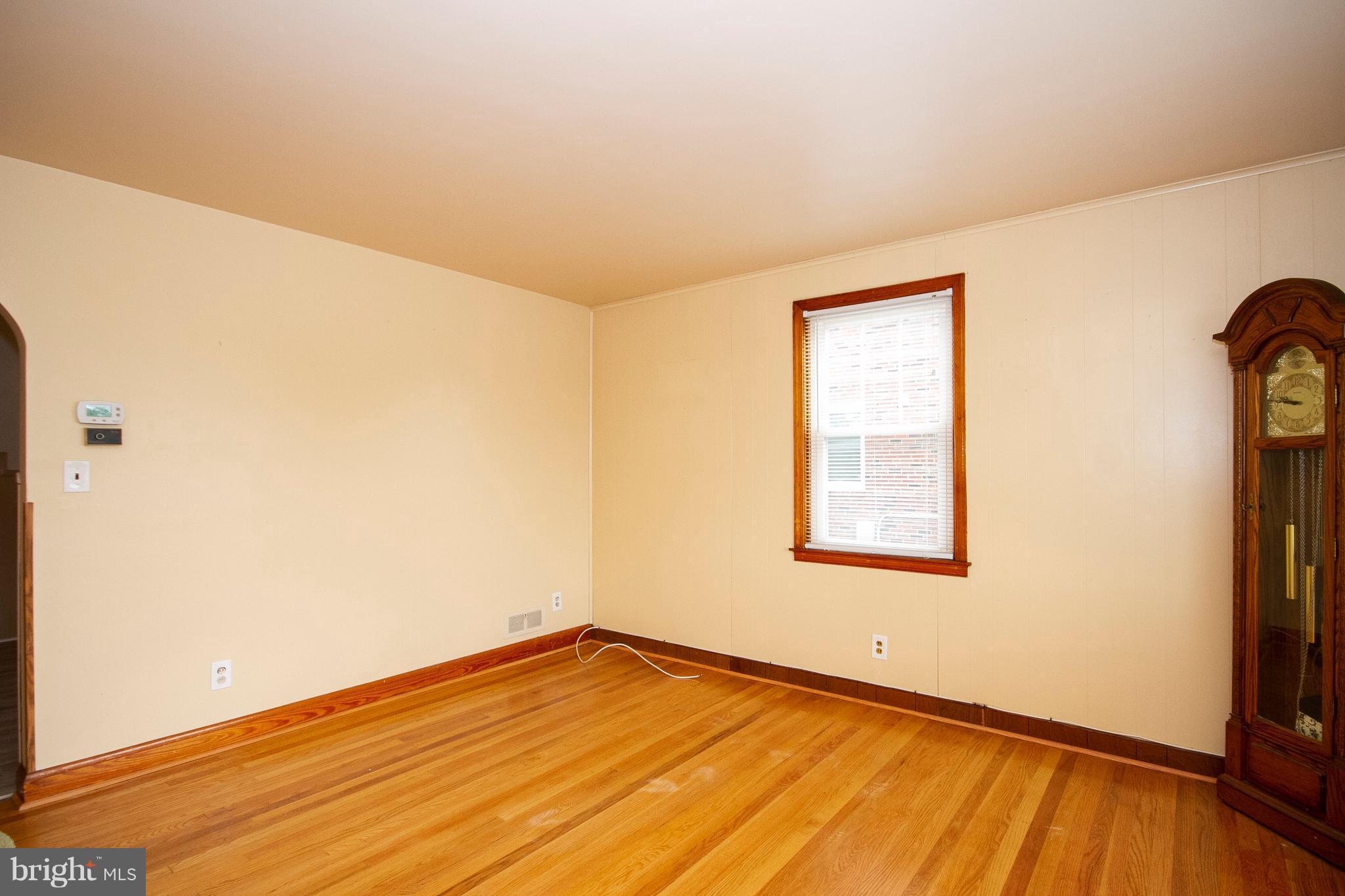 4203 Darleigh Road Baltimore, MD 21236 - Photo 6 of 30 LIVING ROOM MEASURES 15' X 13'.