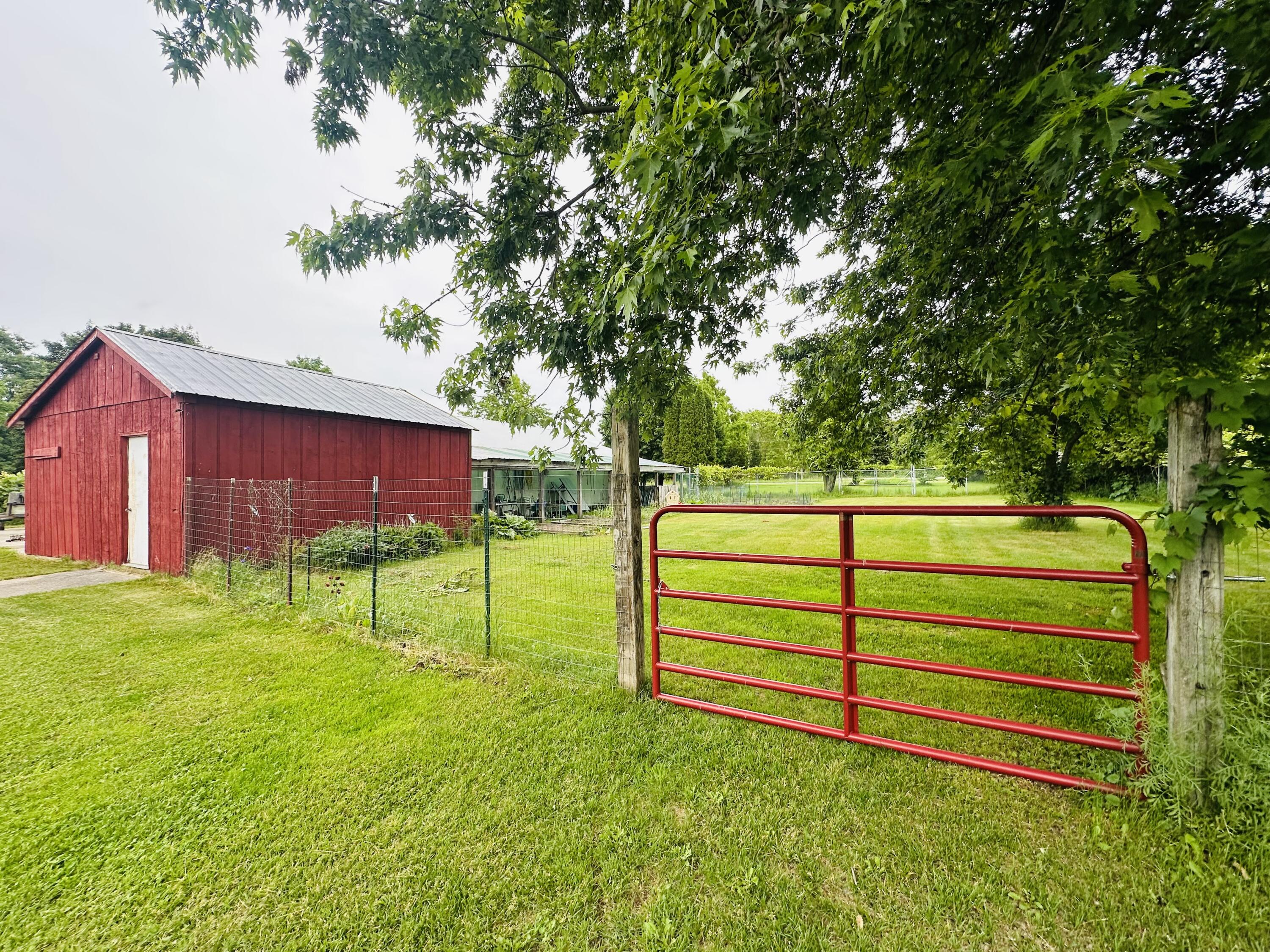 5372 Milarch Road Manistee, MI 49660 - Photo 4 of 41 Fenced area for garden