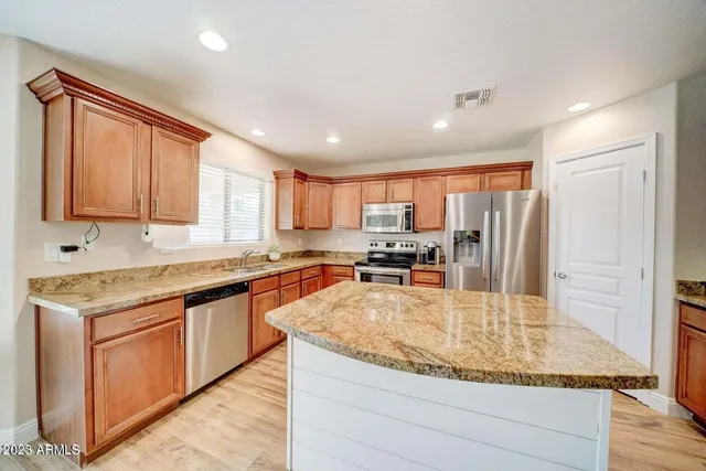 $2,750 | 3563 East Blue Ridge Way, Gilbert, AZ 85298