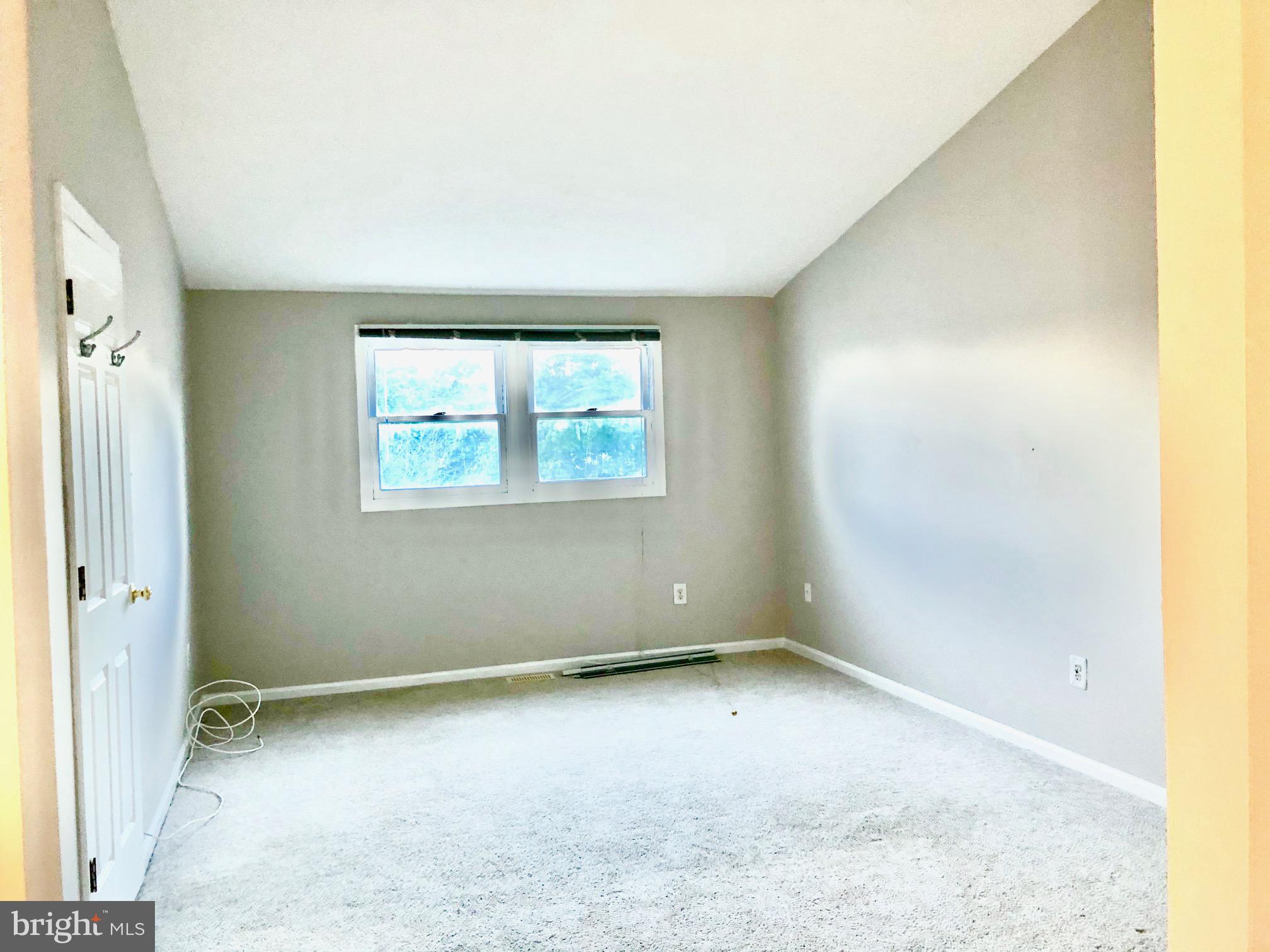 2 Cinnabar Court Gaithersburg, MD 20879 - Photo 21 of 46 an empty room with a window
