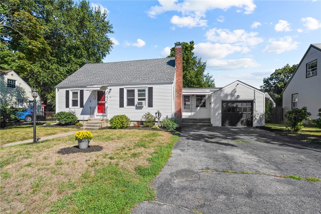 39 Edison Street Warwick, RI 02889 - Photo 3 of 42