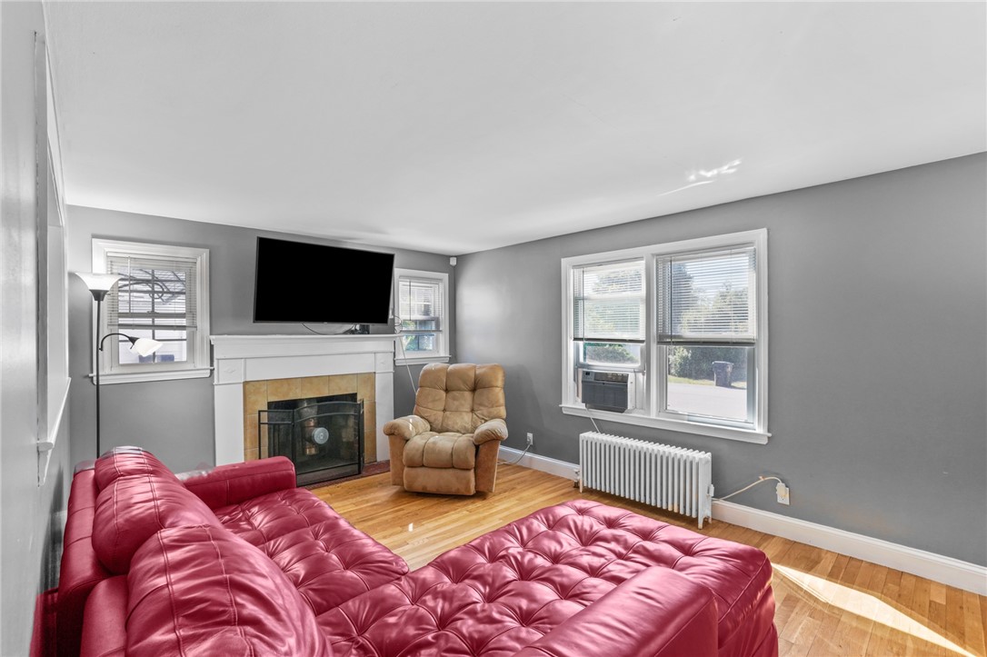 39 Edison Street Warwick, RI 02889 - Photo 8 of 42