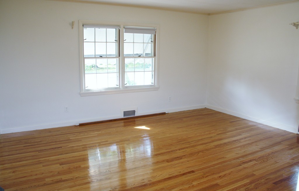 54 Oak Hollow Road Springfield, MA 01128 - Photo 11 of 19 Gallery Image 11