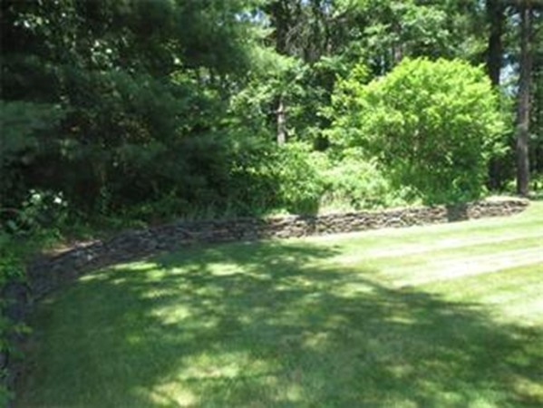 54 Oak Hollow Road Springfield, MA 01128 - Photo 16 of 19 Gallery Image 16