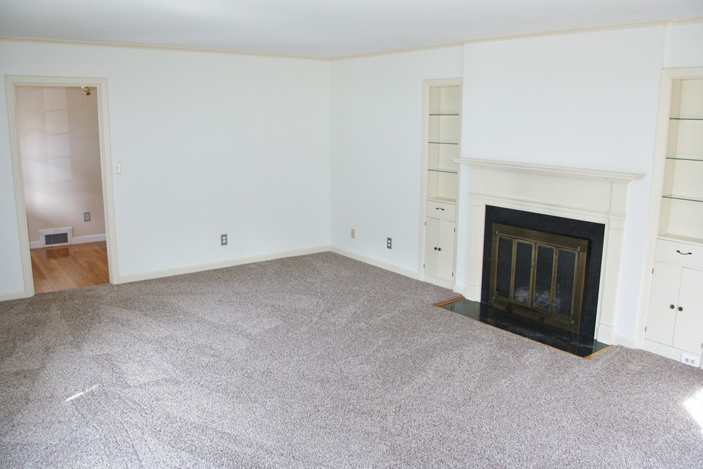 54 Oak Hollow Road Springfield, MA 01128 - Photo 9 of 19 Gallery Image 9