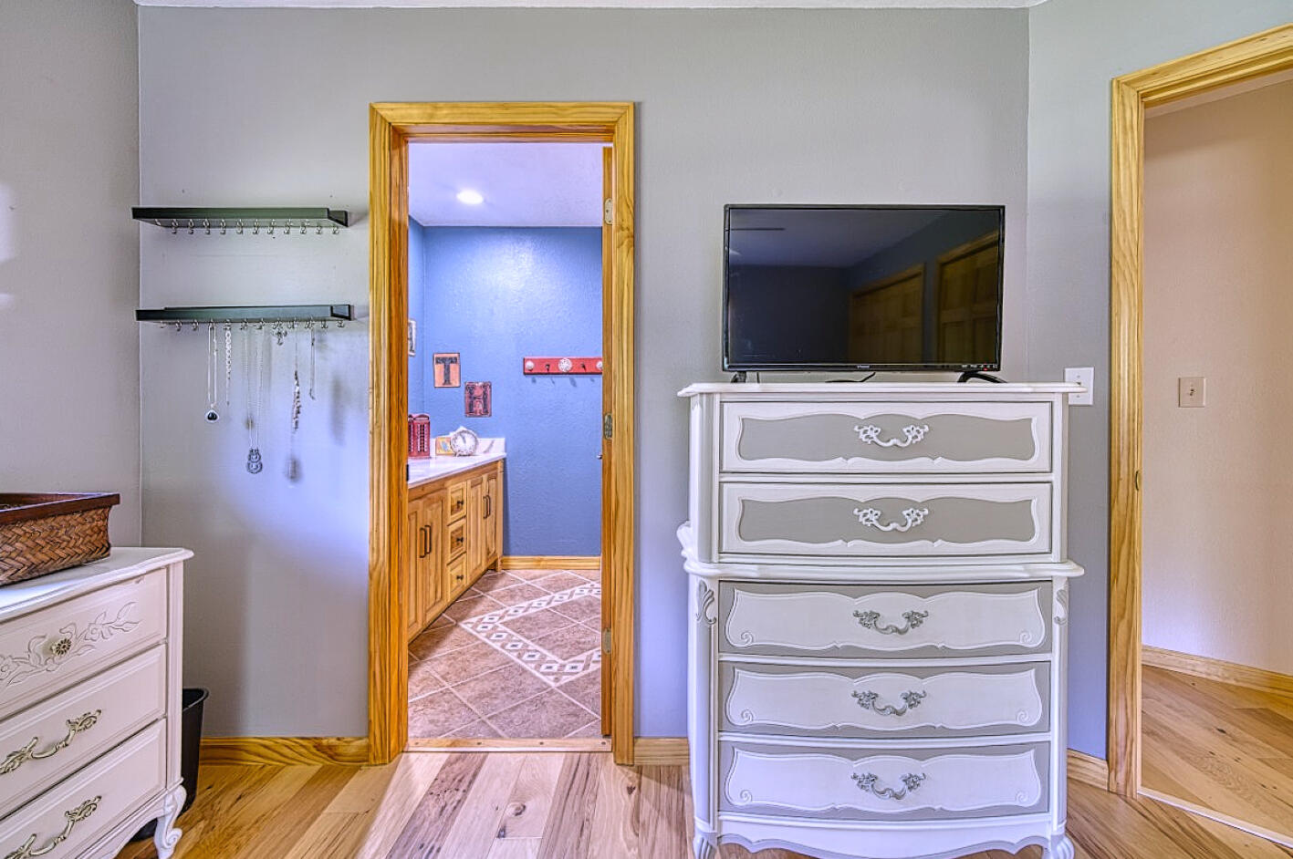 W304S3236 Brookhill Road Genesee, WI 53189 - Photo 29 of 67 Primary bedroom