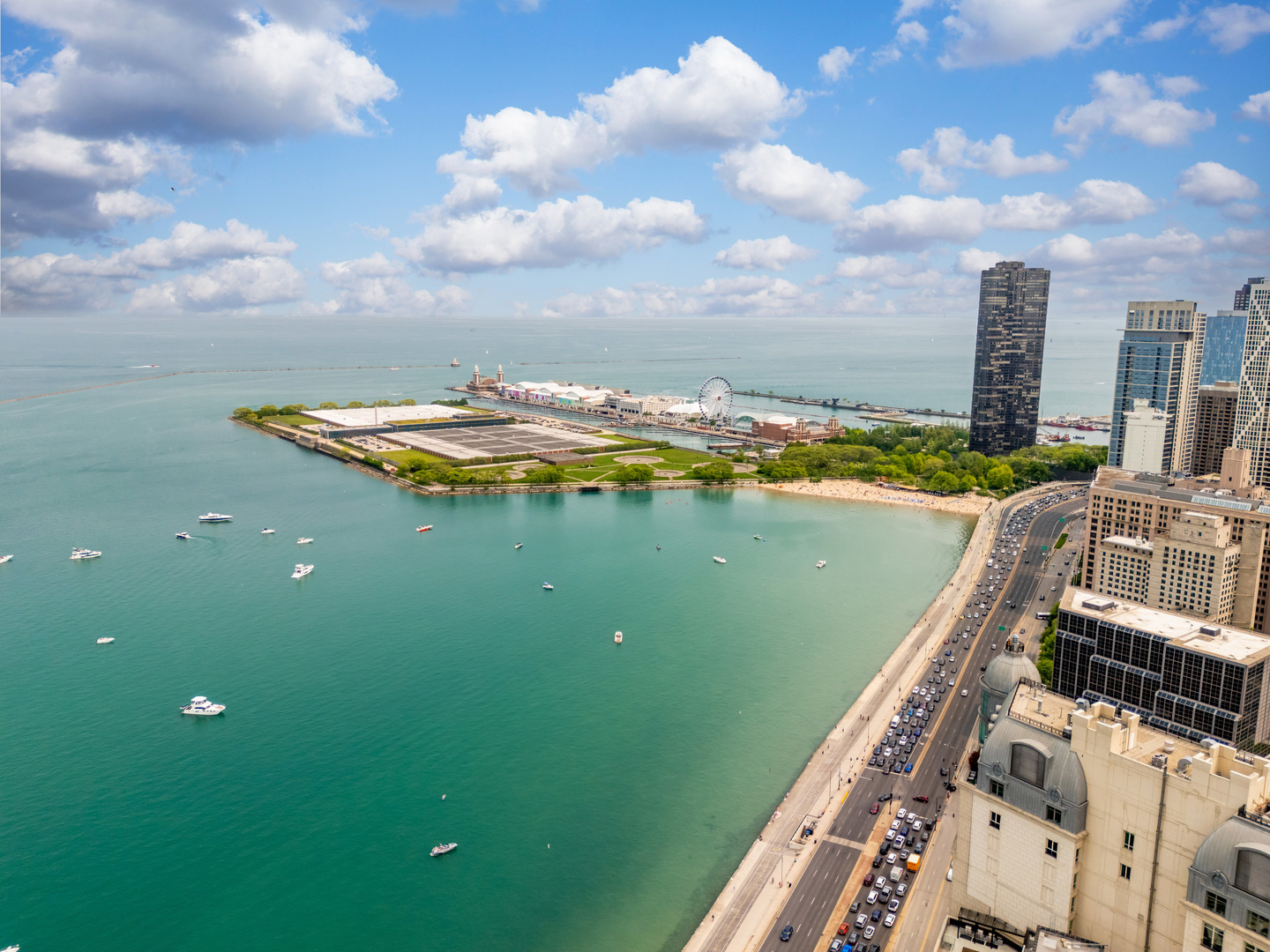 201 East Chestnut Street, Unit 11E Chicago, IL 60611 - Photo 41 of 43 a view of a lake with a city