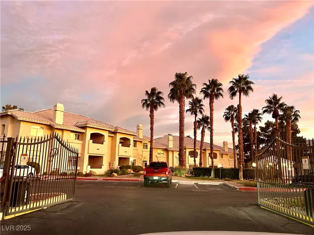 $1,550 | 3320 South Fort Apache Road, Unit 136, Las Vegas, NV 89117