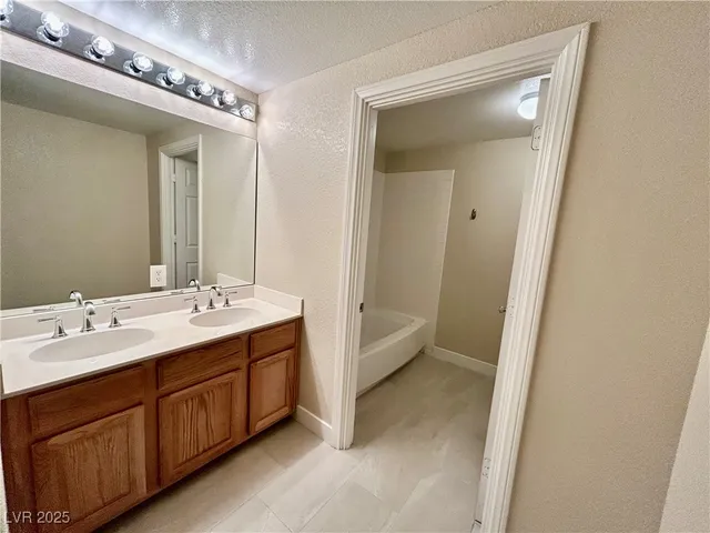 $1,550 | 3320 South Fort Apache Road, Unit 136, Las Vegas, NV 89117