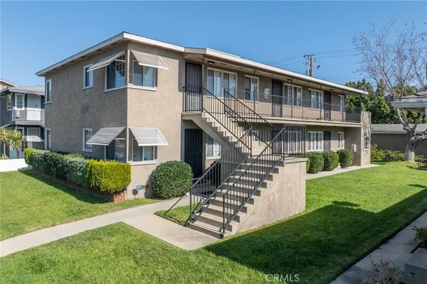$1,895,000 | 4336 North Lakewood Boulevard, Long Beach, CA 90808