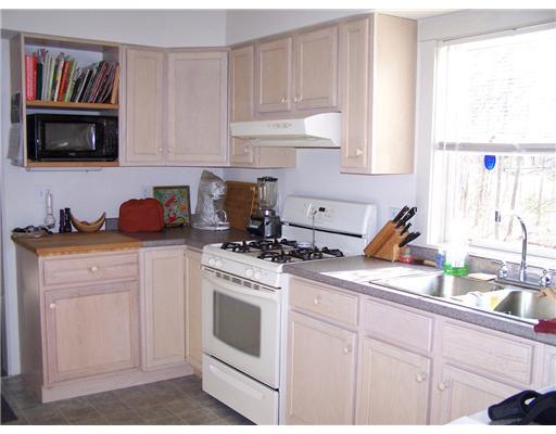 318 Shore Road Edgecomb, ME 04556 - Photo 4 of 11 Kitchen.