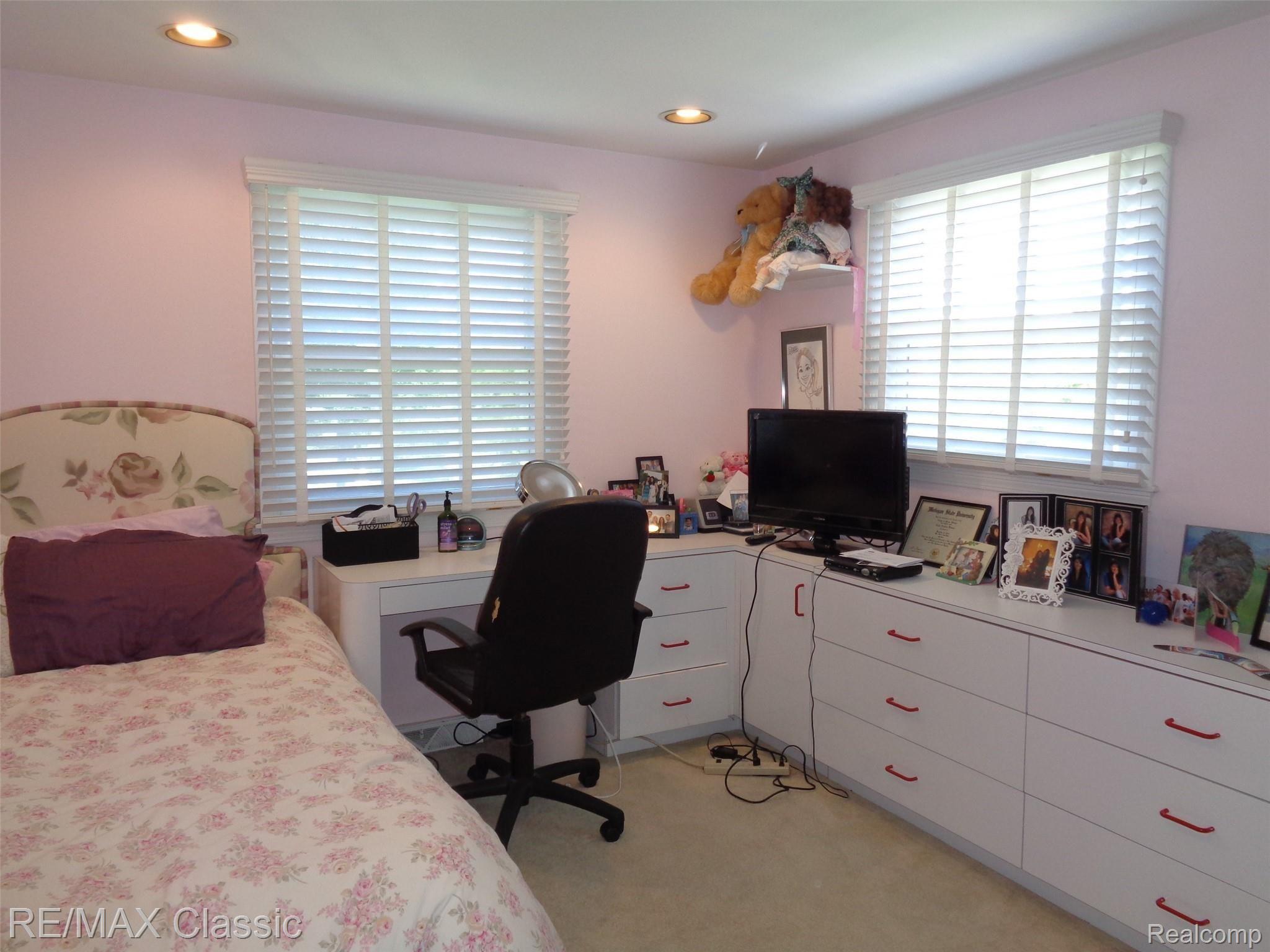 34020 Old Timber Road Farmington, MI 48331 - Photo 32 of 36 DSC04300 - Copy.JPG