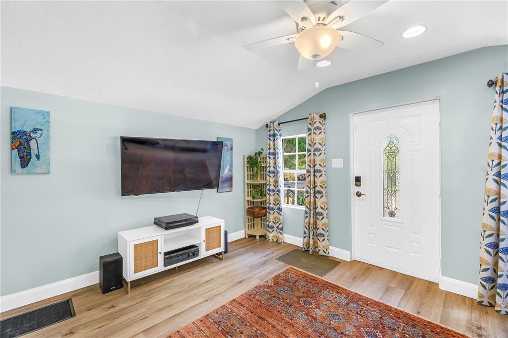 5161 Rena Street North St. Petersburg, FL 33709 - Photo 5 of 26