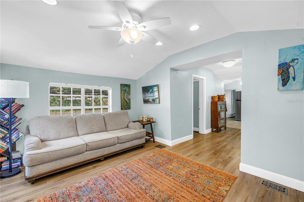 5161 Rena Street North St. Petersburg, FL 33709 - Photo 7 of 26