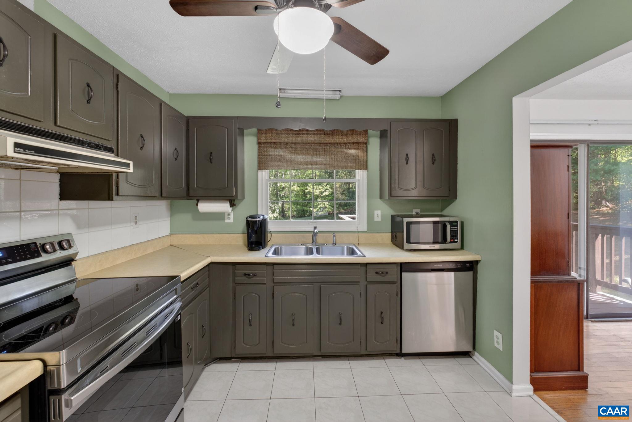 2092 Sulphur Mine Road Charlottesville, VA 22911 - Photo 4 of 34