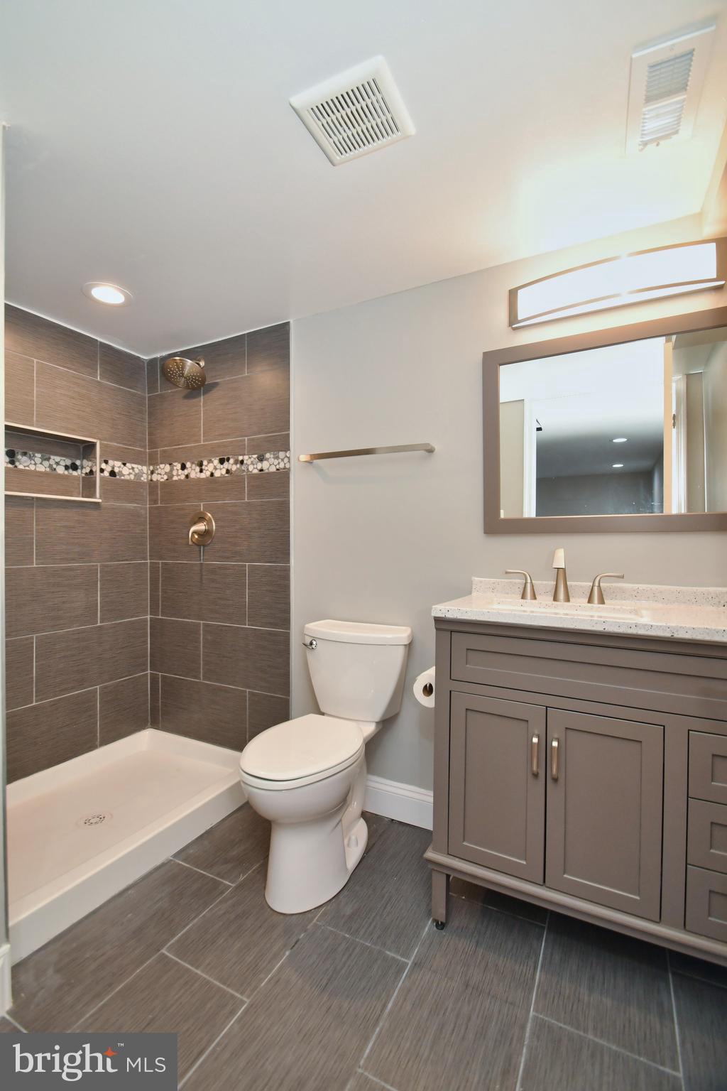 1758 Melbourne Road Baltimore, MD 21222 - Photo 39 of 42